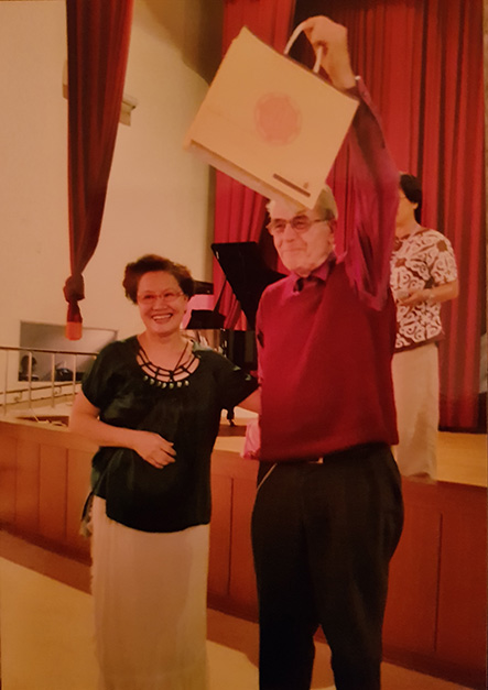 Bei der Kolisko-Tagung für Pädagogen, Ärzte, Therapeuten und Eltern, 2013 wurde auch Georgs 80. Geburtstag gefeiert zusammen mit einem anderen Dozenten, der auch 80 Jahre alt wurde.